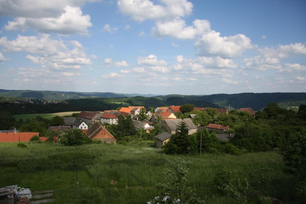 Orli Hnizdo At Chateau Novak Křivoklát Eksteriør billede